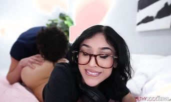 Stepbro cant hold it after seeing stepsis shaved pussy